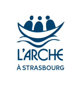 Logo de L'Arche à Strasbourg - 3 silhouettes dans une barque sur deux vagues et le titre L'Arche à Strasbourg